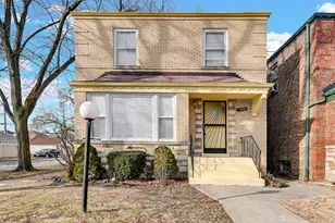 10558 S Prairie Ave, Chicago, IL 60628 - Photo 1