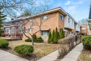 1414 W Sherwin Ave, Chicago, IL 60626 - Photo 1