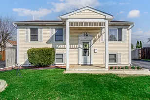 327 Emery Ave, Romeoville, IL 60446 - Photo 1