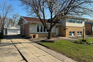 4444 Lisa Ln, Oak Forest, IL 60452 - Photo 1