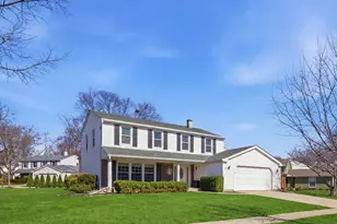 628 Carriageway Dr, Buffalo Grove, IL 60089 - Photo 1