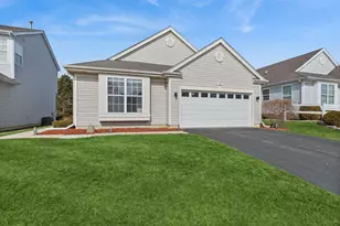 45 W Vandermeer Dr, Antioch, IL 60002 - Photo 1