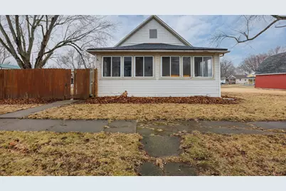 517 N Walnut Street, Clifton, IL 61727 - Photo 1