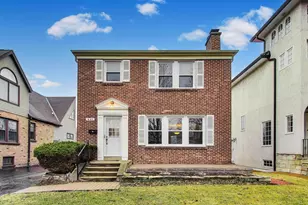 627 Pleasant Ave, Highland Park, IL 60035 - Photo 1