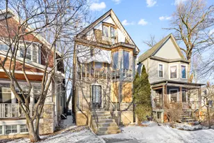 1904 W Berwyn Ave, Chicago, IL 60640 - Photo 1