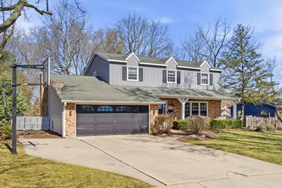 910 S 4th Avenue, Libertyville, IL 60048 - Photo 1