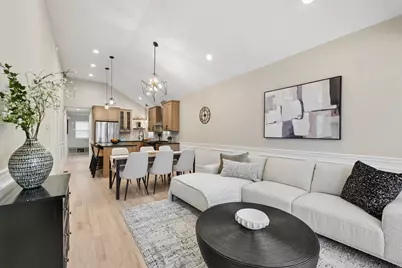 8133 S Saginaw Avenue, Chicago, IL 60617 - Photo 1