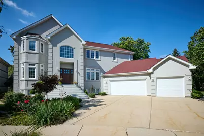 17W060 Burr Oak Lane, Willowbrook, IL 60527 - Photo 1