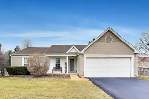 1620 Glacier Pkwy, Algonquin, IL 60102 - Photo 1