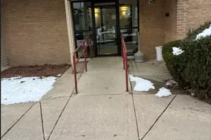 940 Beau Dr S, Des Plaines, IL 60016 - Photo 1