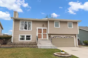 20 Abbeywood Dr, Romeoville, IL 60446 - Photo 1