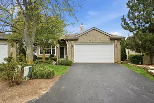 525 Highlington Ct, Beecher, IL 60401 - Photo 1