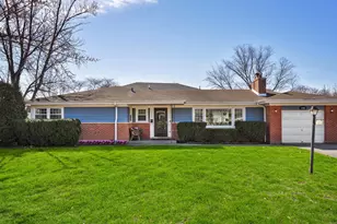 1440 Evergreen Terrace, Glenview, IL 60025 - Photo 1