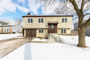 305 E Country Dr, Bartlett, IL 60103 - Photo 1