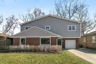 305 Des Plaines Ave, Riverside, IL 60546 - Photo 1