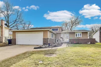 725 Elizabeth Lane, Des Plaines, IL 60016 - Photo 1
