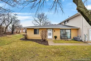 123 Brewster Ct, Bloomingdale, IL 60108 - Photo 1