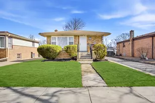 11725 S Kolin Ave, Alsip, IL 60803 - Photo 1
