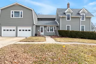 600 Dewey St, Harvard, IL 60033 - Photo 1
