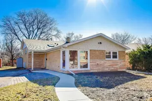 9043 Kenton Ave, Skokie, IL 60076 - Photo 1