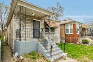 10210 S Bensley Ave, Chicago, IL 60617 - Photo 1