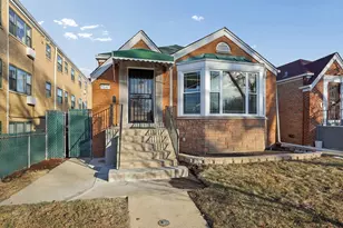 5547 N California Ave, Chicago, IL 60625 - Photo 1