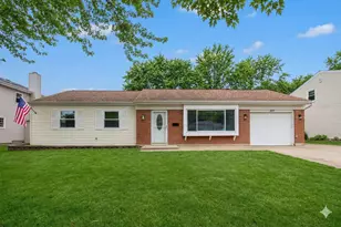 120 Ellington Dr, Schaumburg, IL 60194 - Photo 1