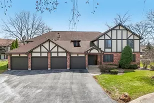 8239 Mulberry Ct, Palos Hills, IL 60465 - Photo 1