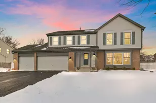 325 Stonegate Rd, Algonquin, IL 60102 - Photo 1