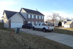 1035 Deer Creek Rd, Carpentersville, IL 60110 - Photo 1