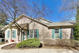 985 Oak Ridge Blvd, Elgin, IL 60120 - Photo 1