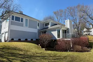 417 Lake Shore Blvd, Wauconda, IL 60084 - Photo 1