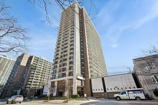 5855 N Sheridan Rd, Chicago, IL 60660 - Photo 1