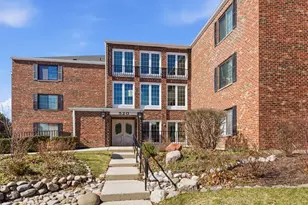520 Biesterfield Rd, Elk Grove Village, IL 60007 - Photo 1
