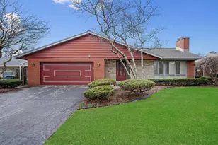 5 Larkspur Ln, Clarendon Hills, IL 60514 - Photo 1