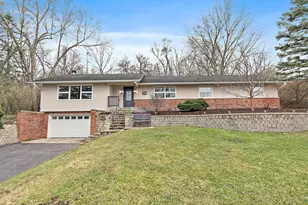 915 Willow Ln, Sleepy Hollow, IL 60118 - Photo 1
