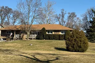 8206 W Woodvale Rd, Frankfort, IL 60423 - Photo 1