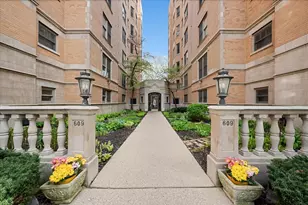 609 W Stratford Pl, Chicago, IL 60657 - Photo 1