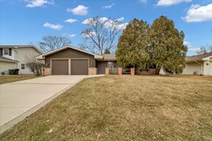 2S168 Mayfield Ln, Glen Ellyn, IL 60137 - Photo 1