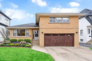 284 Blackhawk Rd, Riverside, IL 60546 - Photo 1