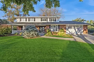 6530 Chaucer Rd, Willowbrook, IL 60527 - Photo 1