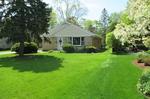 2307 Woodlawn Rd, Northbrook, IL 60062 - Photo 1