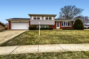 602 E Weathersfield Way, Schaumburg, IL 60193 - Photo 1