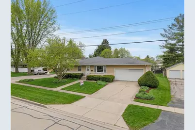 215 N State Street, Genoa, IL 60135 - Photo 1