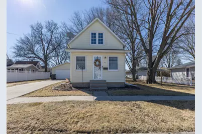 516 W Wells Street, Geneseo, IL 61254 - Photo 1