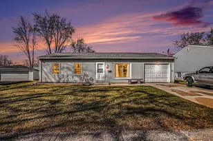 218 Mayfield Dr, Streamwood, IL 60107 - Photo 1