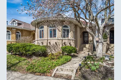 2542 W Coyle Avenue, Chicago, IL 60645 - Photo 1