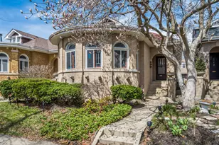 2542 W Coyle Ave, Chicago, IL 60645 - Photo 1