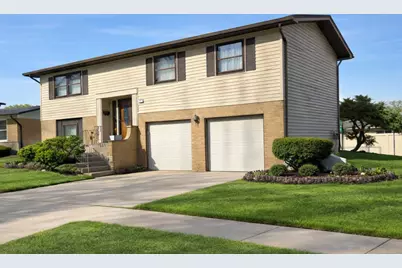 807 W Manor Court W, Glenwood, IL 60425 - Photo 1
