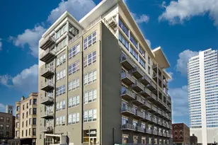 770 W Gladys Ave, Chicago, IL 60661 - Photo 1